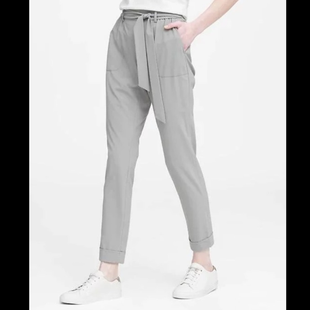 Banana Republic Stretchy Cropped Pants